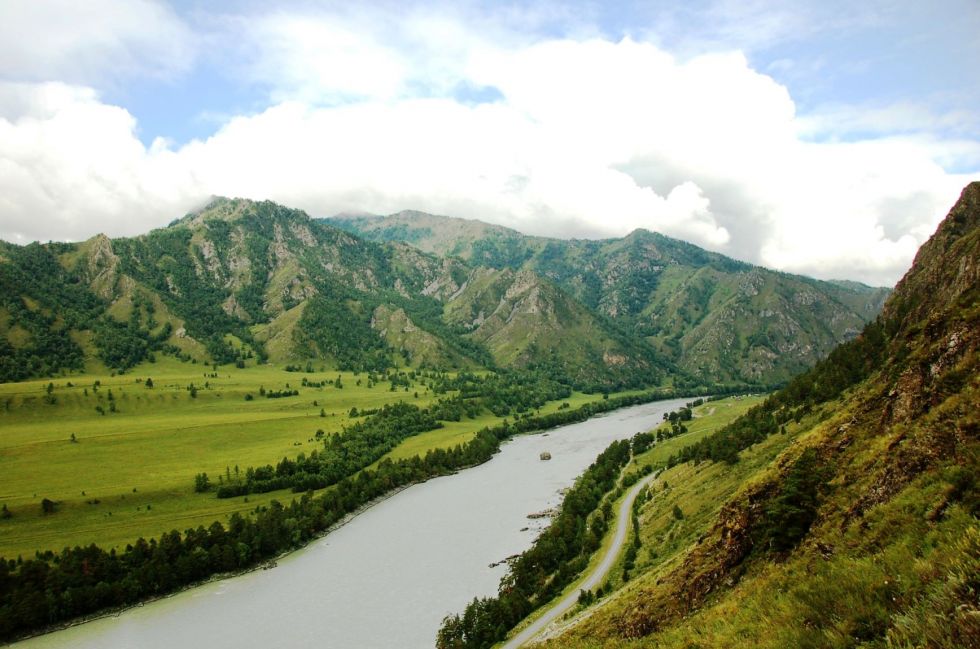 rzeka katun w regionie altaj w rosji 